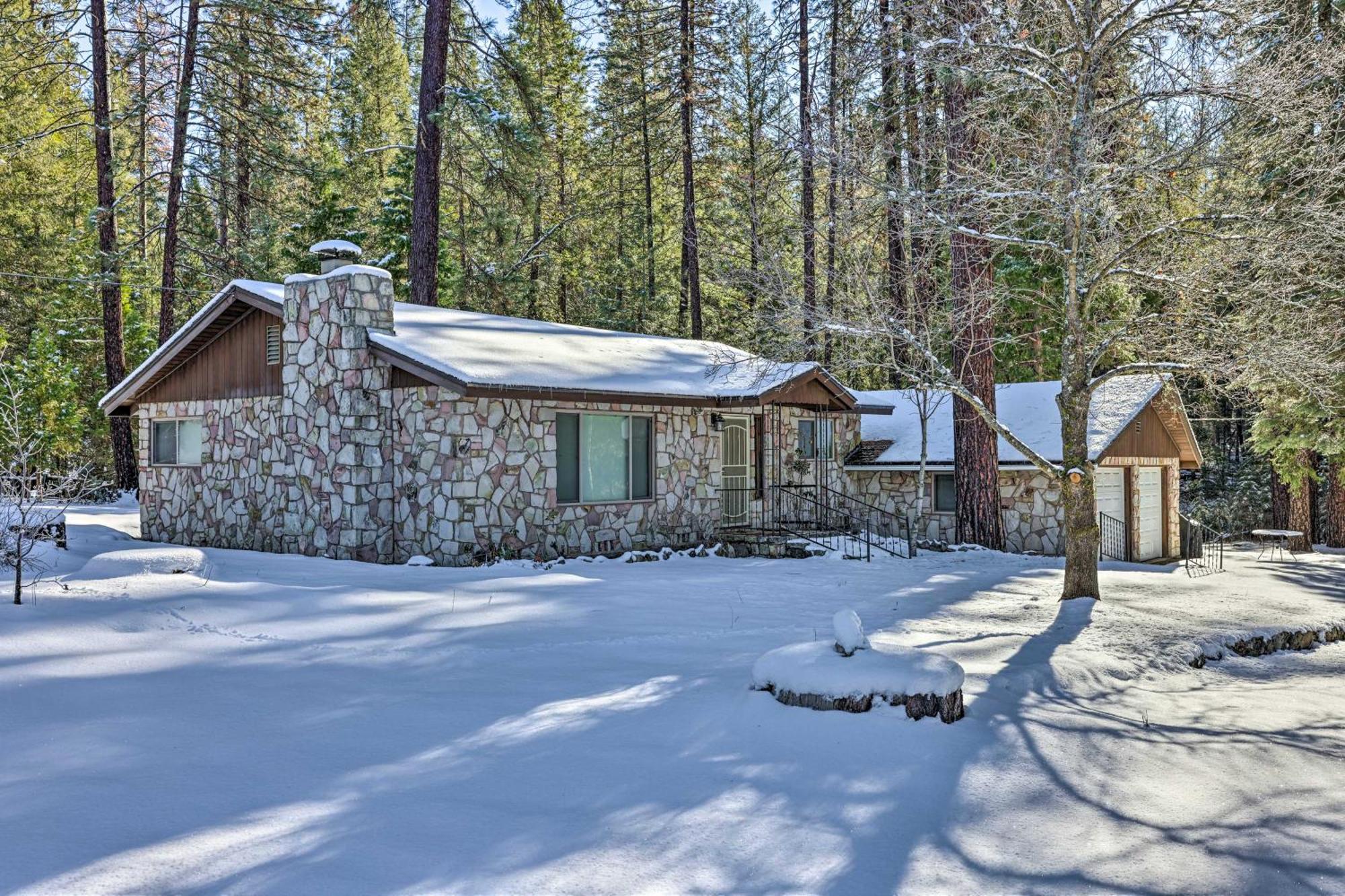 Riverfront Home Near Yosemite National Park! Groveland Exteriér fotografie